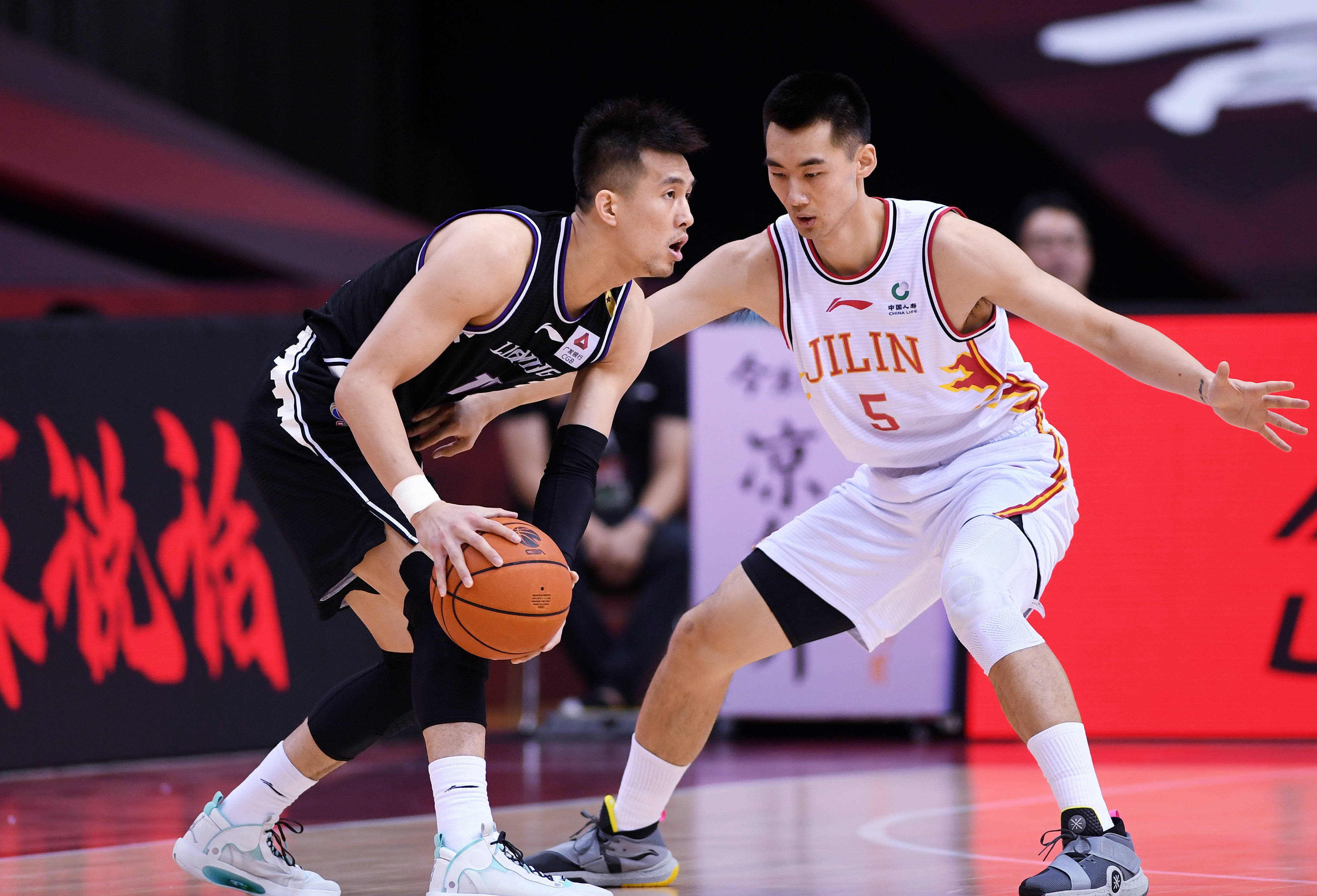 九游欢乐平台：CBA选秀：新秀的生存法则，如何在CBA站稳脚跟？的简单介绍