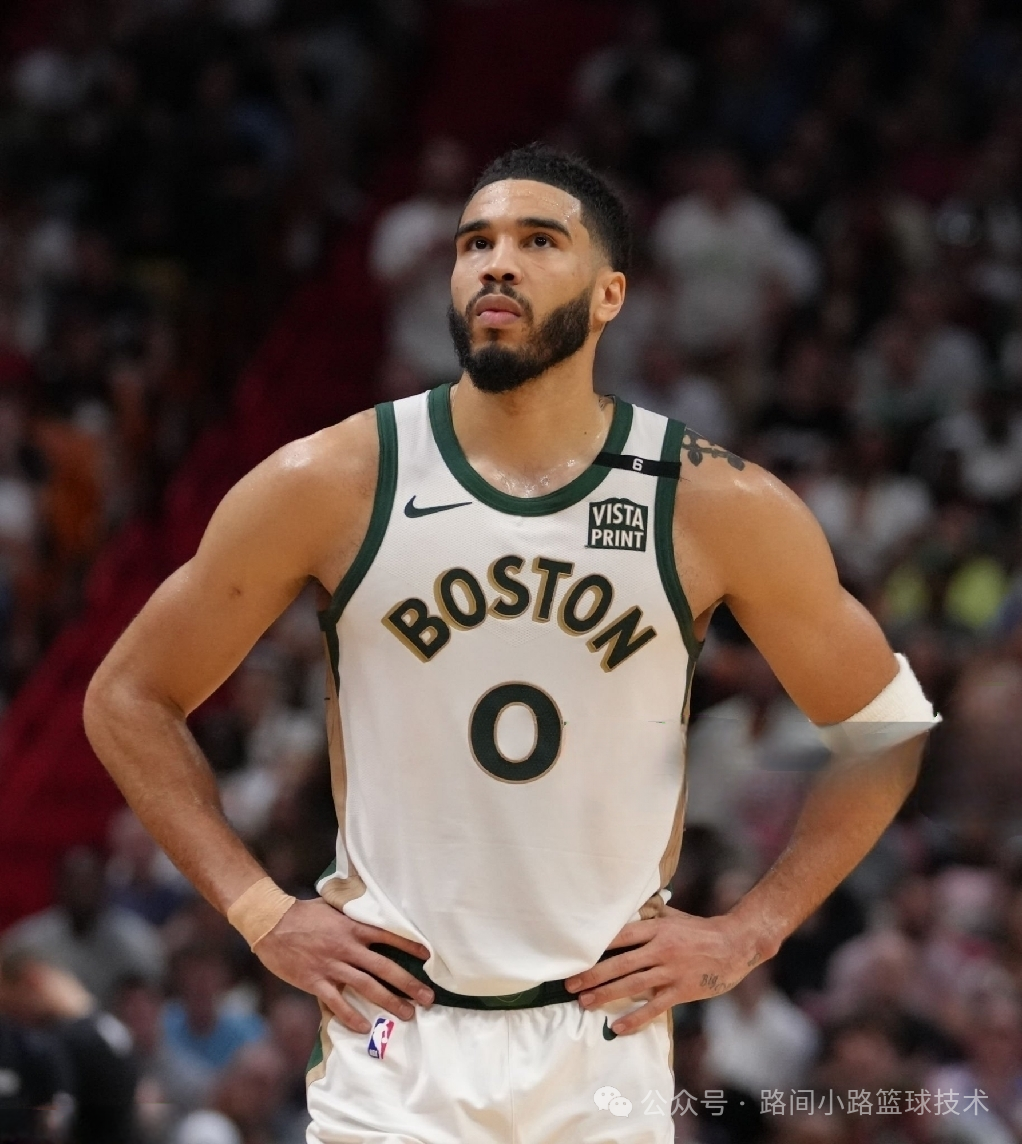 九游欢乐平台:篮球球星的个人训练方法:如何提升技术水平,保持竞技状态?的简单介绍 九游欢乐平台:篮球球星的个人训练方法:如何提升技术水平,保持竞技状态?的简单介绍