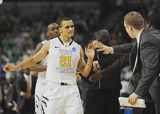 九游欢乐APP：NBA联盟公布新赛季最佳教练候选名单：马祖拉在列