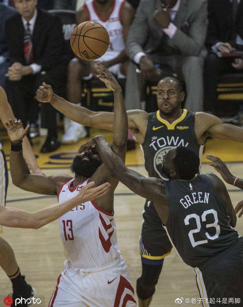 九游欢乐APP:勇士队格林的防守技巧:如何阅读比赛,做出正确的判断,成为防守大师?的简单介绍 九游欢乐APP:勇士队格林的防守技巧:如何阅读比赛,做出正确的判断,成为防守大师?的简单介绍