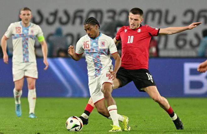 关于九游欢乐官方网站：中国足球俱乐部首次晋级世俱杯八强的信息