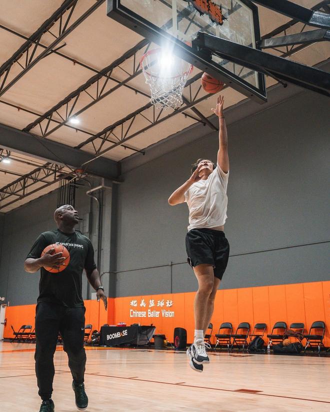 九游欢乐平台：CBA球员的经纪人制度：如何规范市场，保障球员权益？的简单介绍