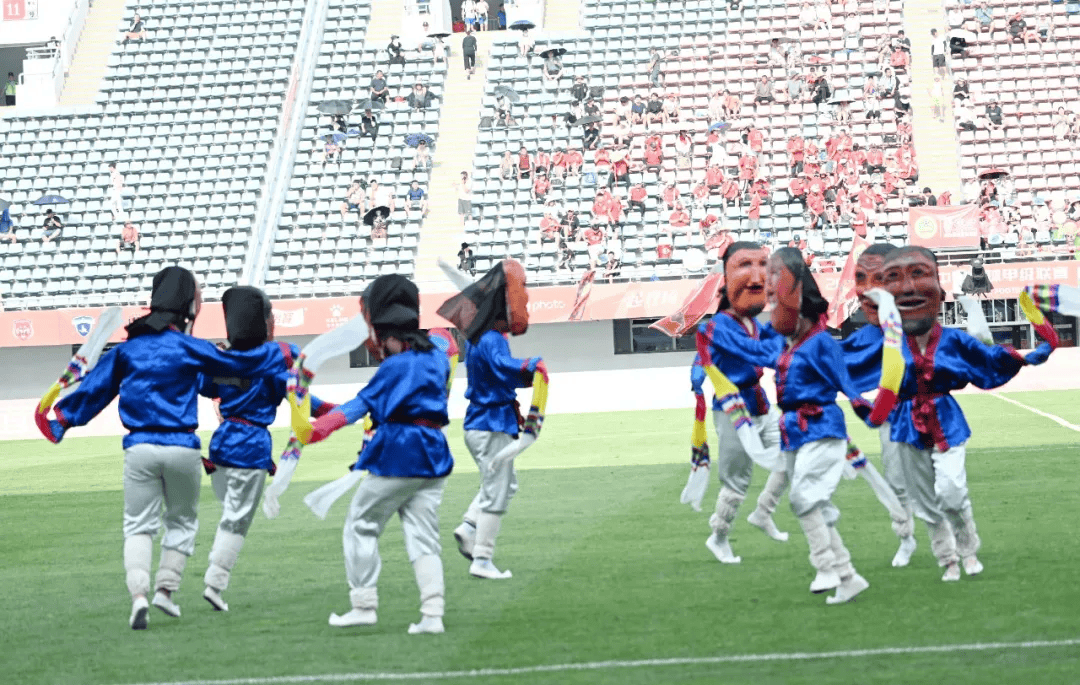 包含九游欢乐官方网站:归化球员洛国富“激情四射”，球迷：除了“激情”，还有啥？的词条