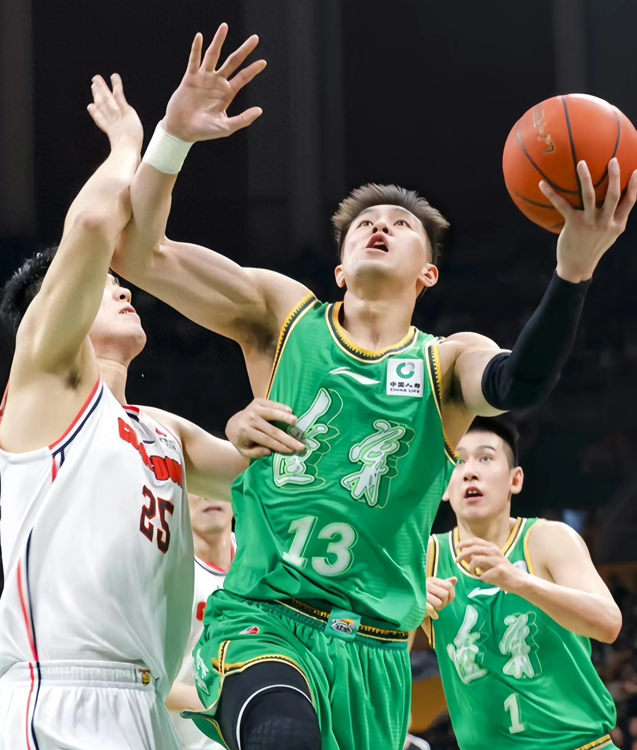 关于九游欢乐官方网站:上海海港队引援策略对球队整体实力的影响的信息